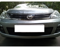 Защита радиатора для автомобиля Nissan Tiida 2010- black. ZR.NIS.TII.10.b