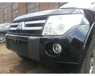 Защита радиатора на автомобиль Mitsubishi Pajero IV 2008-2011 black. ZR.MIT.PAJ.IV.08-11.b